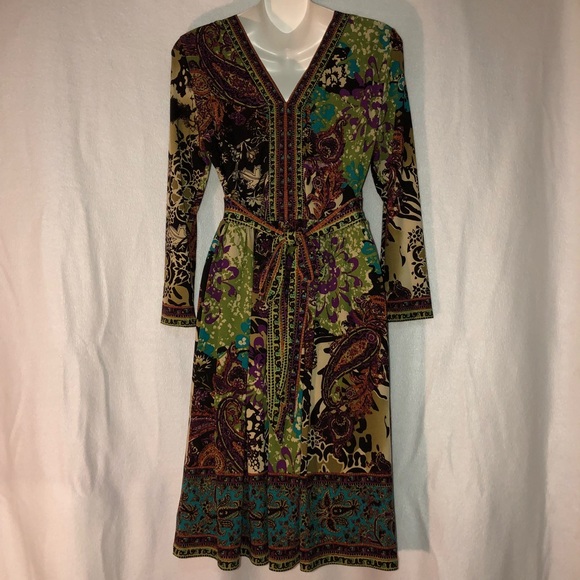 Beautiful Multi-color Print Dress - Picture 3 of 5